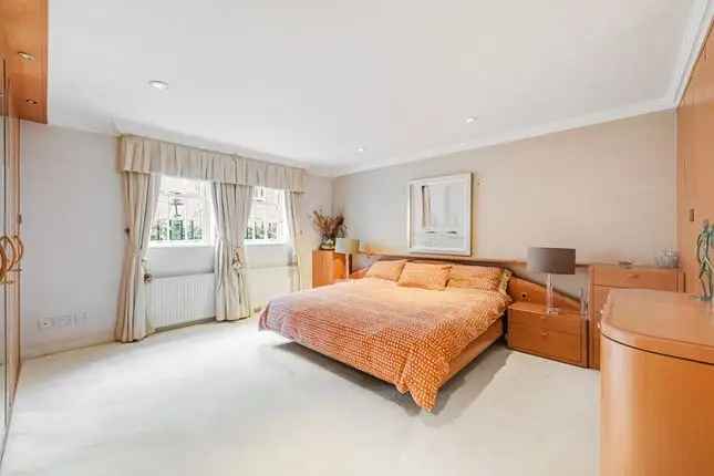 Flat for sale in Rutland Gate, London SW7