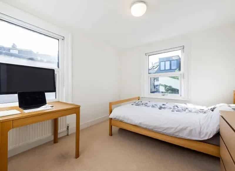 Two Double Bedroom Victorian Flat Chain Free Share of Freehold
