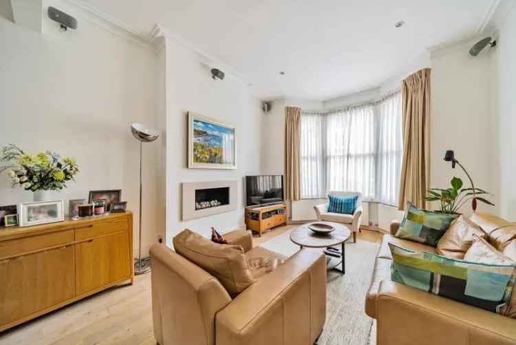 House For Sale in London, England