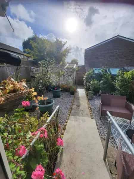 1 Bedroom Bungalow Private Parking Disabled Adapted Sheltered Housing