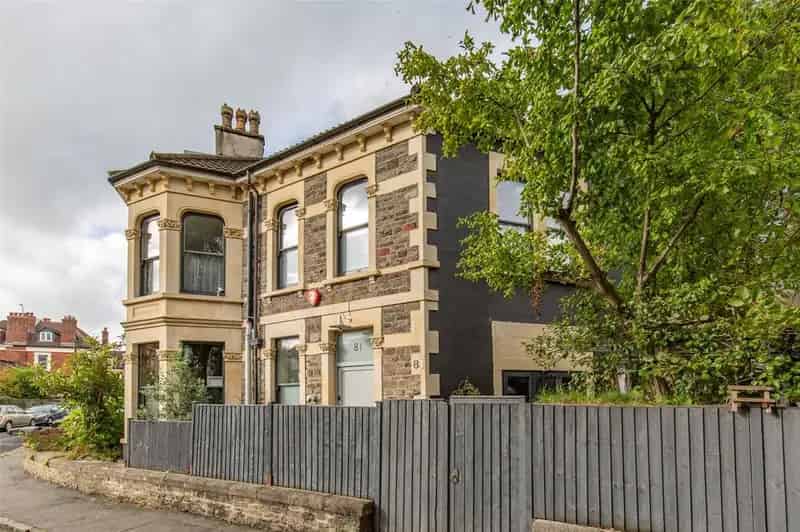 5 Bedroom Semi Detached House For Sale