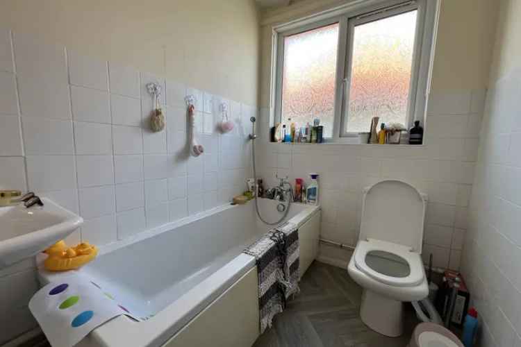 Spacious Minehead Home with Garden Garage and Parking Zero Deposit Available