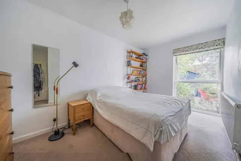 3 Bedroom Maisonette Ground Floor Modern Open Plan Garden