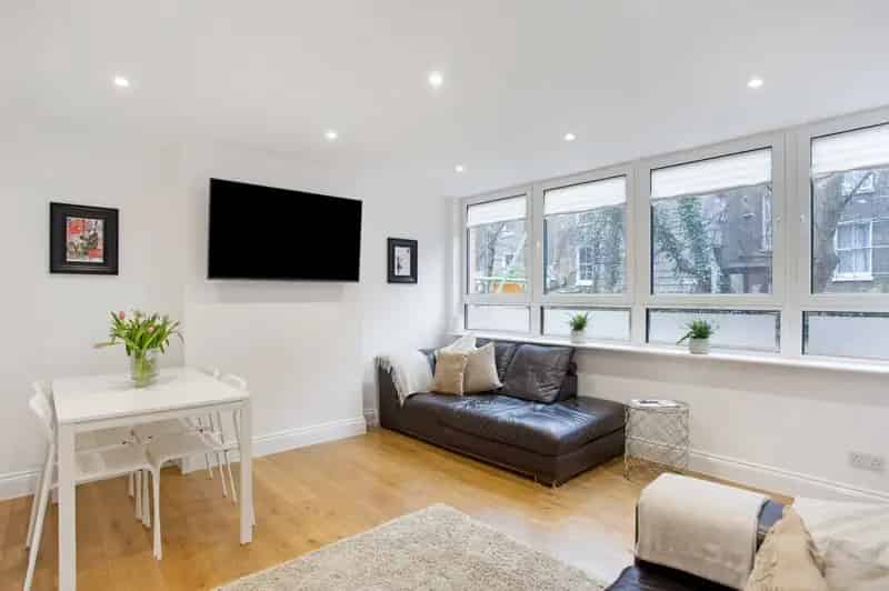 2 Bedroom Flat for Sale near Westbourne Grove