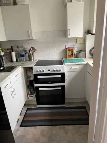 2 Bed Terraced House with Garage Near Town Centre