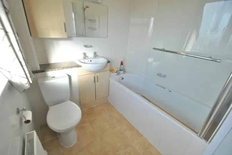 4 Bed House for Sale in Woodmancote