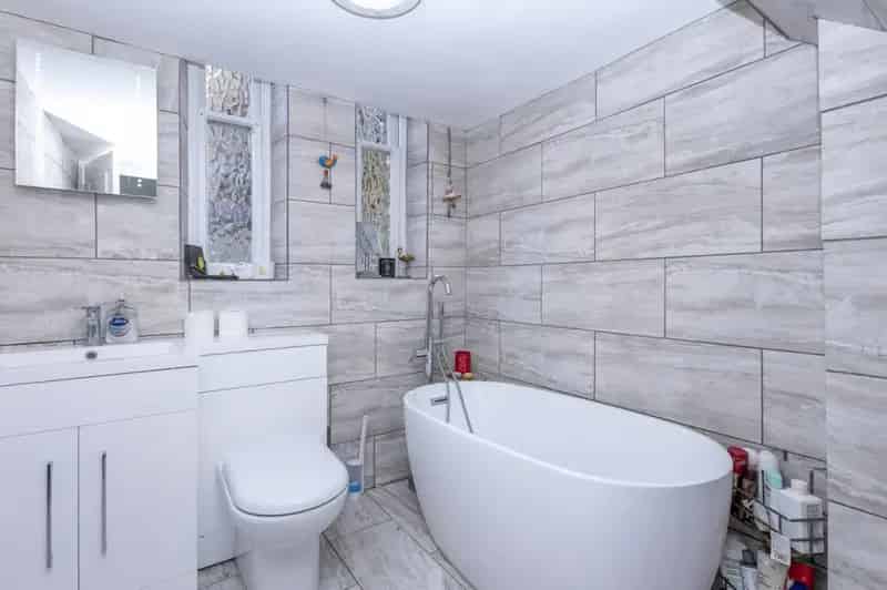 2 bedroom  Flat for sale, Folkestone, Kent, CT20