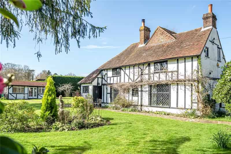 3 Bed Detached Character Cottage South Nutfield