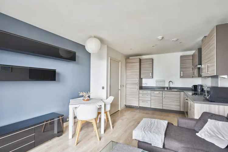 Stunning Stratford E15 Apartment 2 Beds 2 Baths