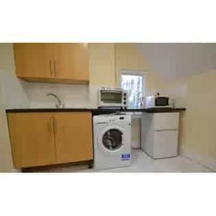 1 Room Studio Flat 38m² London - Garden Parking Central Heating