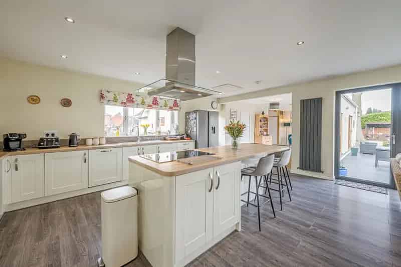 4 Bedroom Dormer Bungalow For Sale Kingswinford