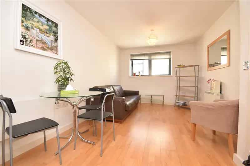 One Bedroom Furnished Apartment Leeds City Centre Available August