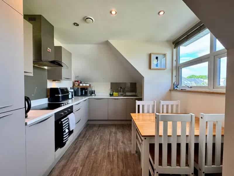2 Bedroom Flat Springbourne Modern Apartment Underfloor Heating Pet Friendly
