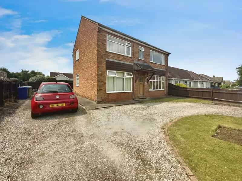 2 bedroom Detached House for sale, New Waltham, South Humberside, DN36