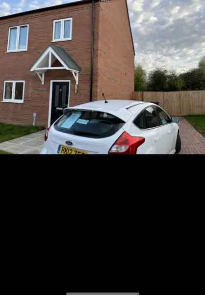 3 Bed Semi-Detached House Lincoln Large Garden Parking