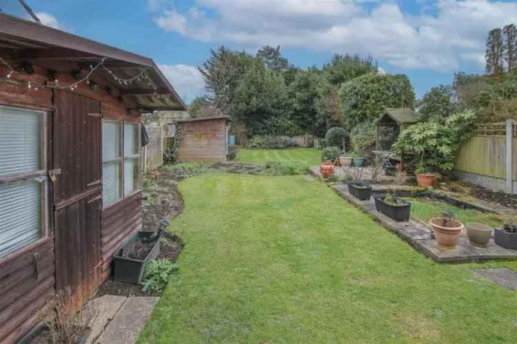3 Bedroom Detached House For Sale in Doddinghurst