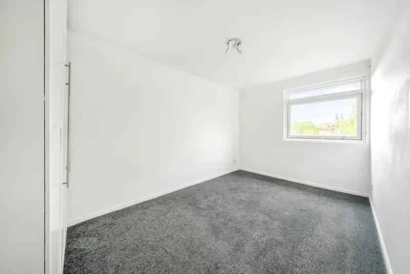 Three Bedroom Flat to Rent John Ruskin Street SE5
