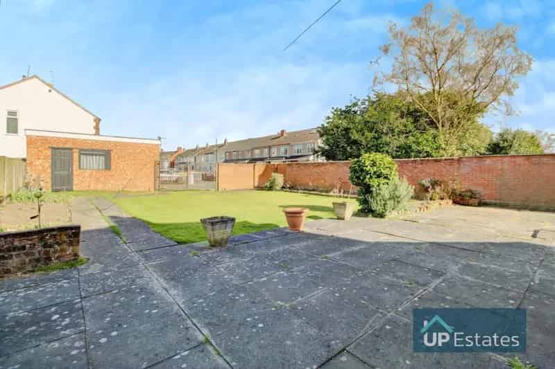 4 Bedroom Semi Detached House to Rent