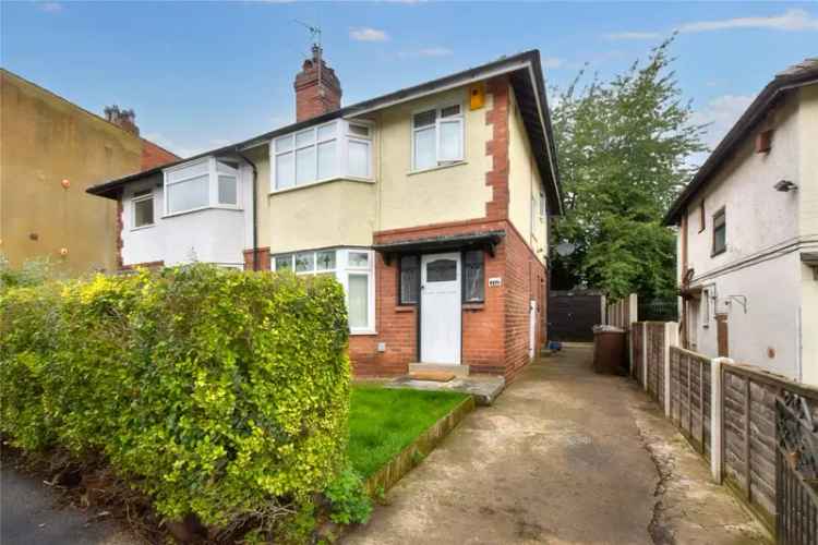 House For Sale in Leeds, England