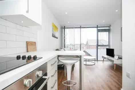 1 Bedroom Apartment Manchester 42m2 Furnished Zero Deposit Available