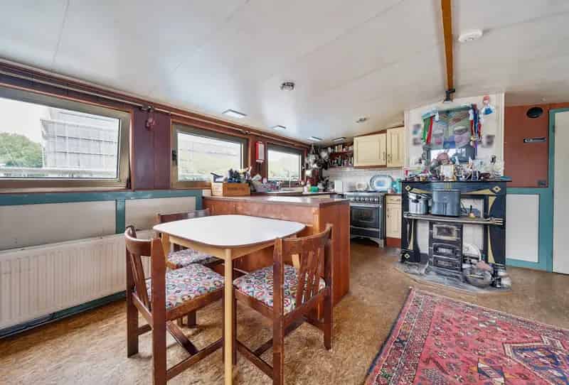 4 Bedroom Boat for Sale Wapping Railway Wharf Bristol