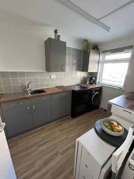 Ground Floor Flat in Stamford with Central Heating and Amenities