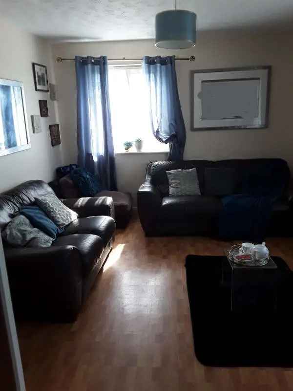 Flat For Rent in Southend-on-Sea, England