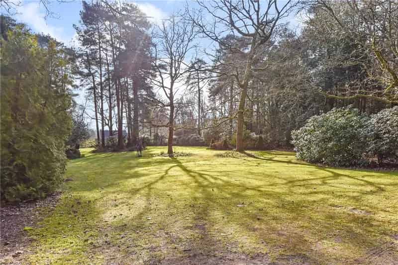 4 Bedroom Detached House 3.8 Acres Petersfield