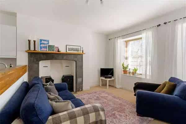 Characterful Apartment with Courtyard Parking Bristol BS1
