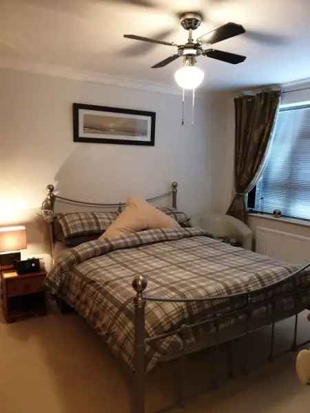 Bungalow For Rent in Herne Bay, England