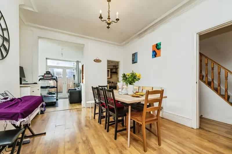 4 Bedroom Detached House with Annex Sheffield S8