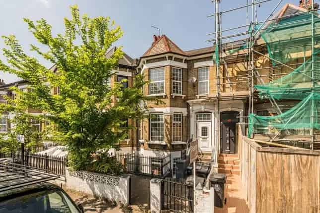 Victorian Terrace Clapton 5 Beds Large Garden Renovation Potential Chain Free