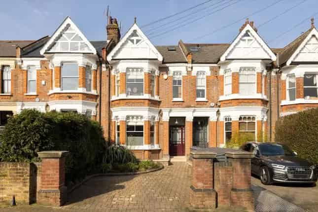 Five Bedroom House for Sale in Queens Park London