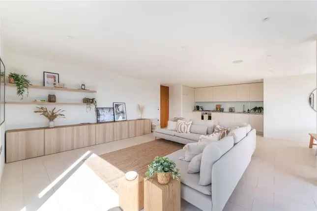 3-Bedroom Penthouse Apartment near Regent's Park