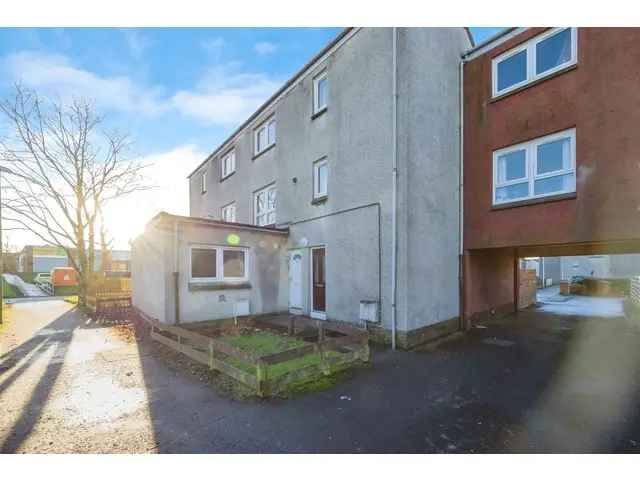 3 Bedroom Flat for Sale in Dedridge Livingston