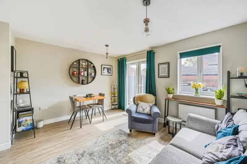 2 Bedroom House For Sale 654 SQ FT