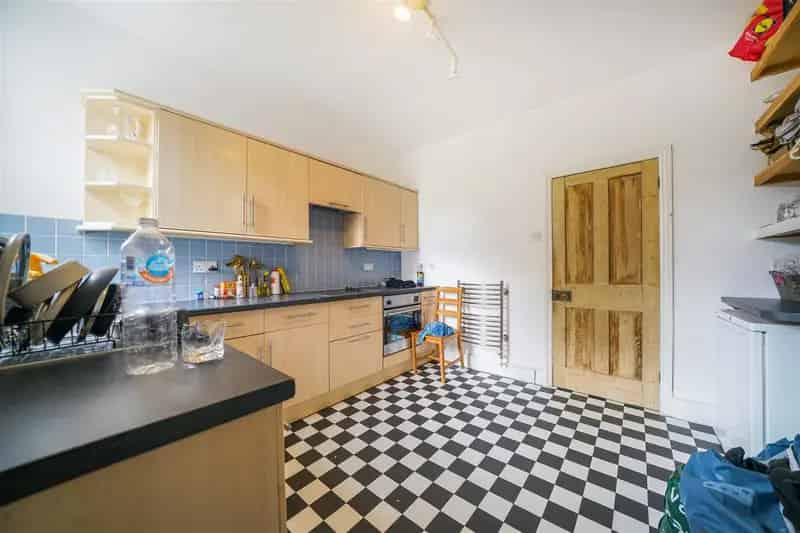 1 Bedroom Flat to Rent - Large Garden, High Ceilings
