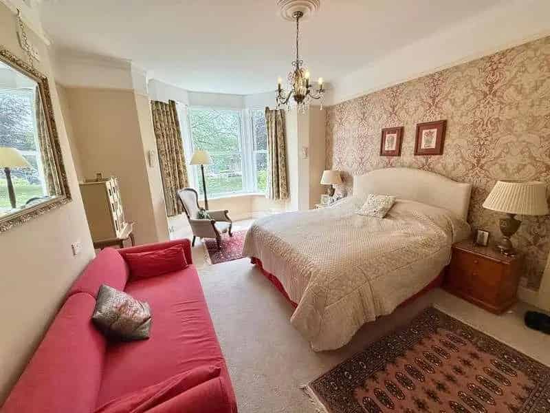 7 Bed Victorian House for Sale Near Macclesfield Hospital