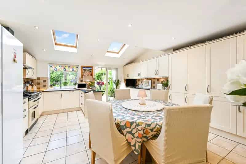 3 Bedroom Semi-Detached House For Sale Alresford