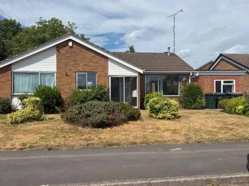 5 Bedroom Detached Bungalow Near Warwick University