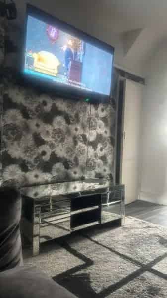 3 Bed House Near Amenities and Park