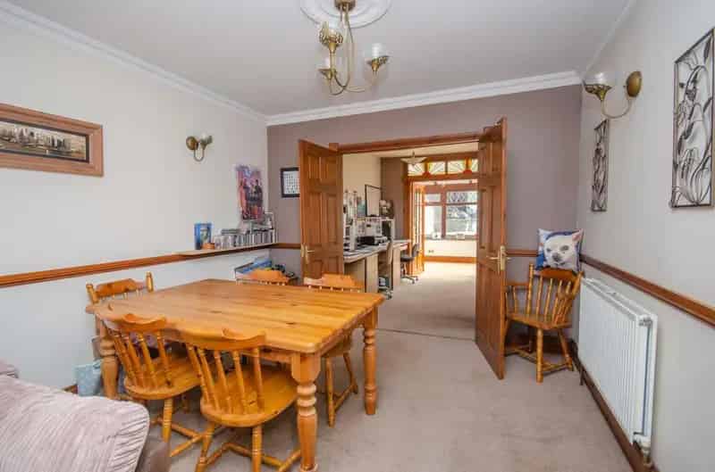 4 Bedroom Semi-Detached House with Annex Bungalow and Garages