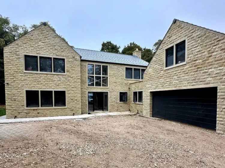 House For Sale in Kirklees, England