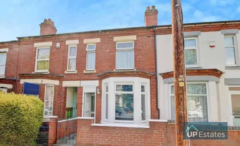 2 Bedroom Terraced House for Sale Near Stoke Green