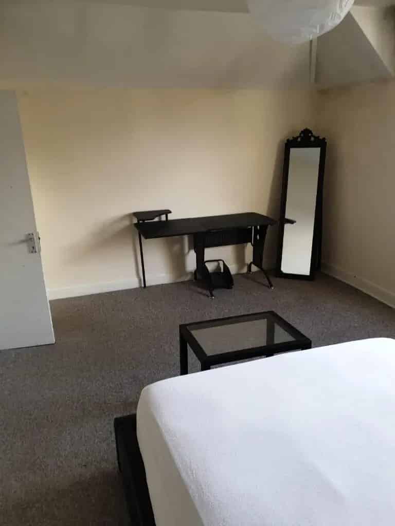 Spacious Double Room BS2 8UF All Bills Included
