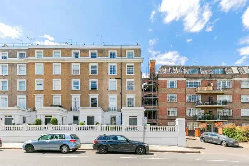 1 Bedroom Apartment London Terrace  Stunning Period Features