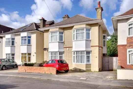 2 Bedroom Apartment for Sale Near Amenities and Schools