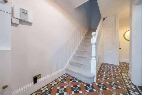 Edwardian Townhouse for Sale: Four Bedrooms, Modern Kitchen