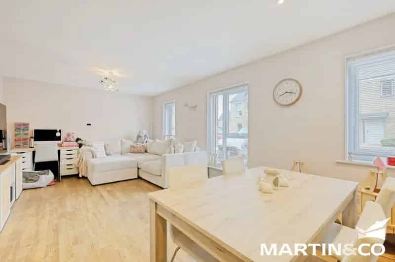 1 Bedroom Flat for Sale in Beaulieu