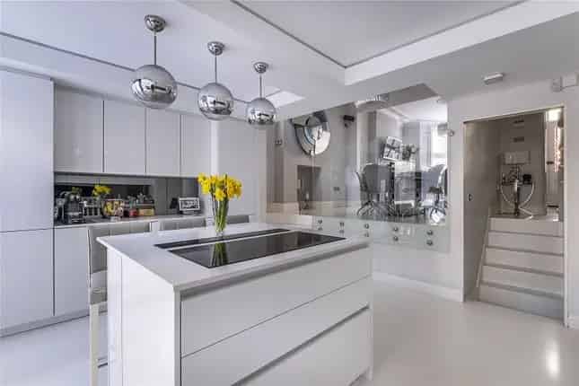 5 Bedroom Terraced House for Sale in London